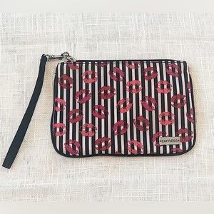 Express kiss wristlet